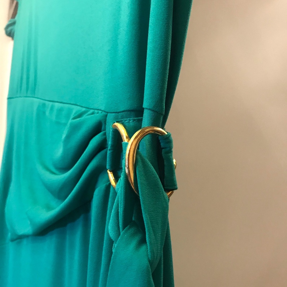 Dress - Picture 2 of 4